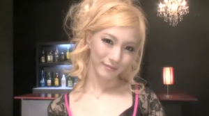 中澤チュリン　美人ニューハーフが男を誘惑し濃厚キスからフェラ抜き